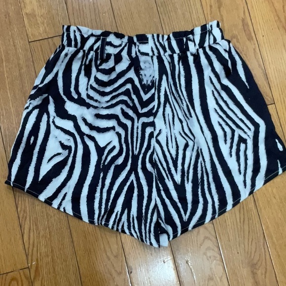 Superdown Nora Short size XS - Picture 5 of 6